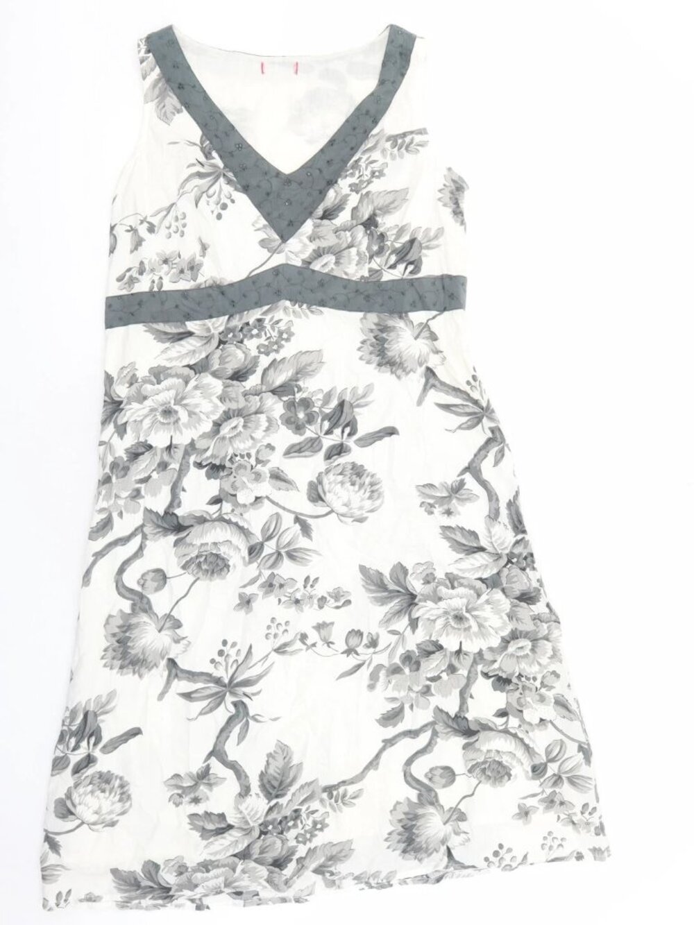 White floral-patterned blended cotton dress